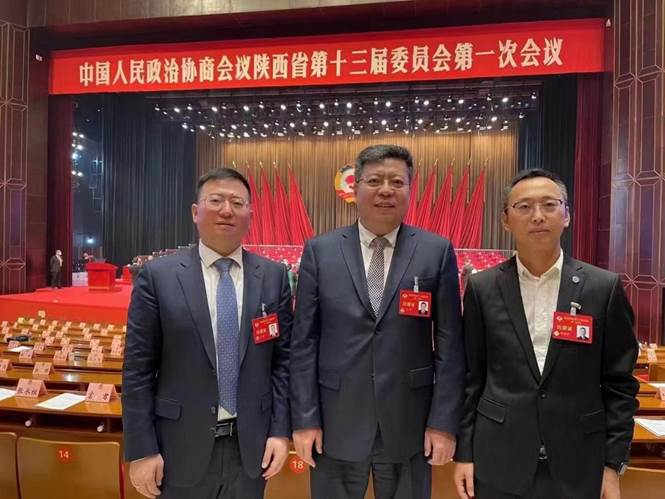 成人直播
和美国德克萨斯大学阿灵顿分校合作举办高级管理人员工商管理硕士（EMBA）学位教育项目5位同学当选政协陕西省第十三届委员会委员